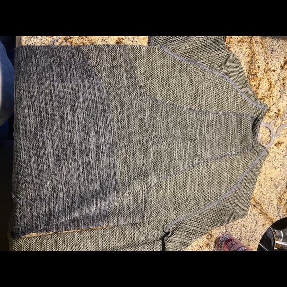 Men’s half zip - Picture 2 of 2